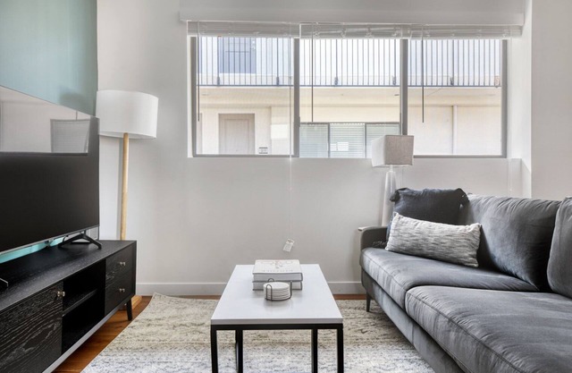 Sunlit Culver City 1BR w/ Gym & Roof Lounge, Walkable Area, by Blueground