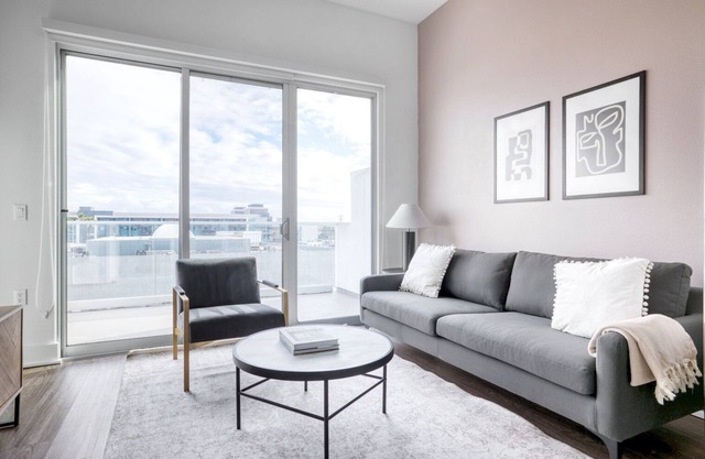 Sunlit Marina Del Rey 1BR w/ Terrace, Pool & Gym, nr 405, by Blueground