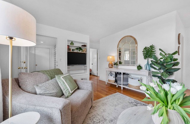 Sunlit Scandi Home - Large Yard, Great Location!