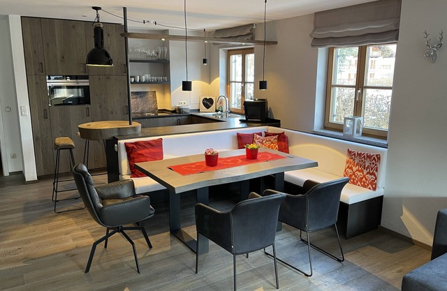 Appartement ensoleillé de 100 m² pour 4 personnes, jardin, garage / près du lac
