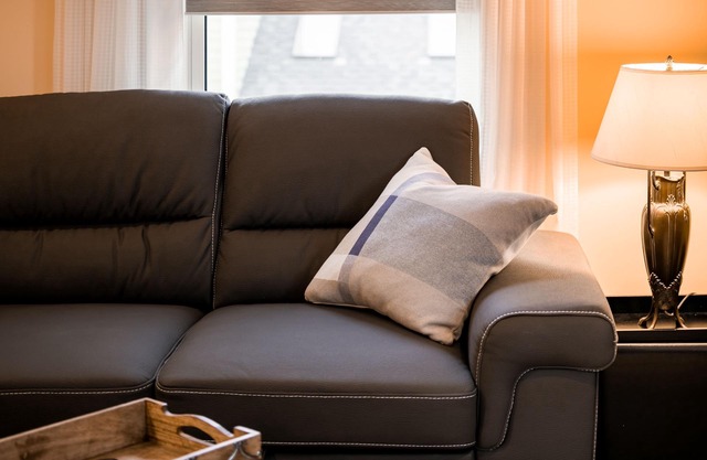 Sunny and central 2 bedroom flat, in duplex with private deck and parking onsite