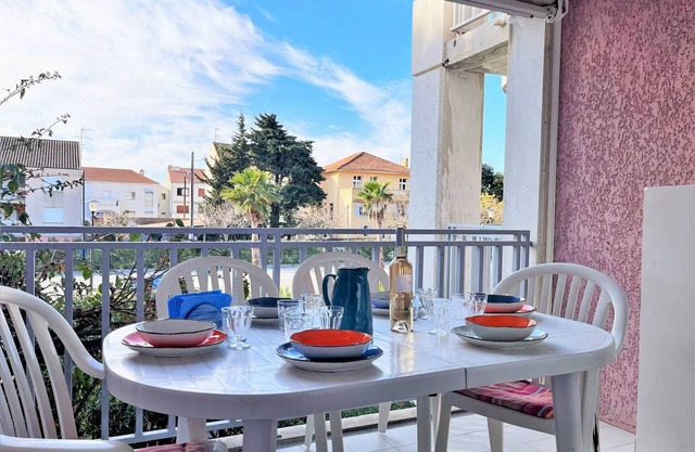 Appartement 6 couchages à 100m plage avec terrasse, parking, lave-linge et piste cyclable proche