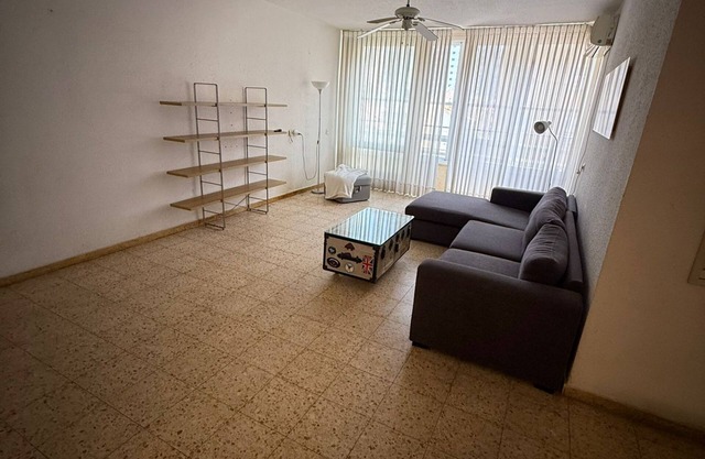 Sunny Beach Apartment in Central Netanya – Walk to the Sea!