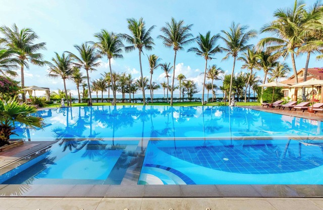 Sunny Beach Resort and Spa