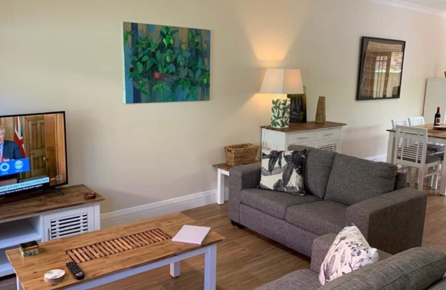 SUNNY BEACH VILLA @ UMINA