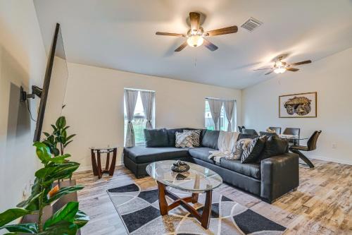 Sunny Cape Coral Home, 11 Mi to Public Beach