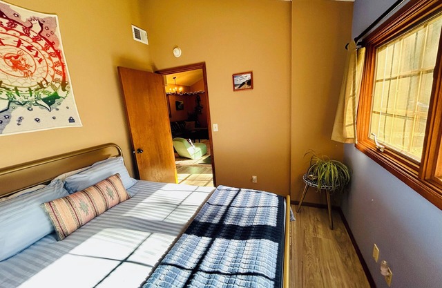 Carmel Valley 1 Bedroom, 1 Bath, with Private Entrance and Shared Patio