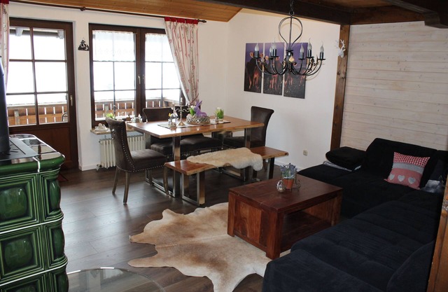 Appartement confortable et ensoleillé de style rustique récemment rénové avec sauna infrarouge