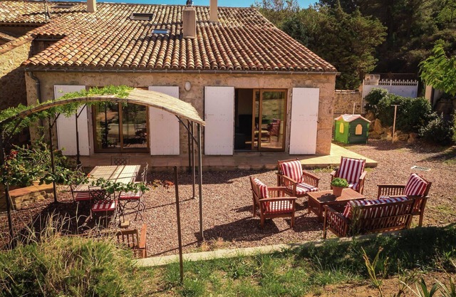 Villa élégante avec piscine