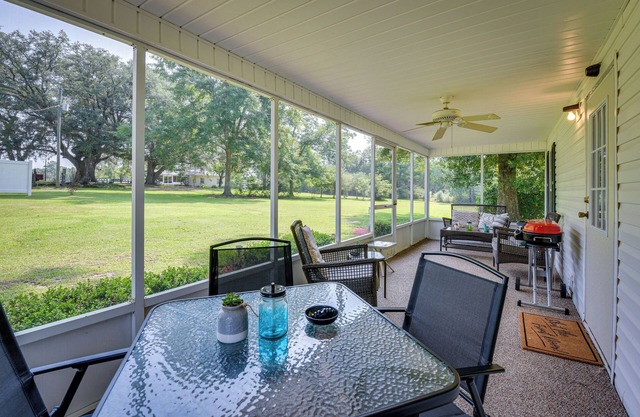 Sunny Florida Escape w/ Screened-In Patio & Grill!