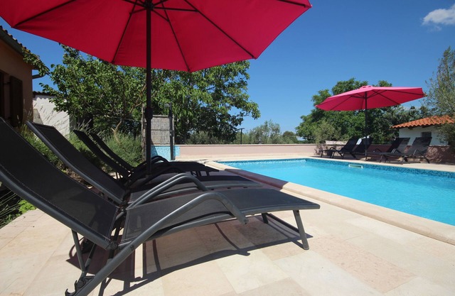 Maison de vacances Kolic avec piscine