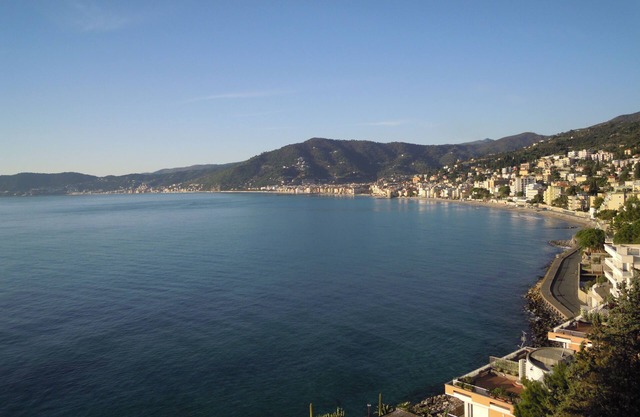 Maison ensoleillée avec jardin, à 10 min de la plage d'Alassio et à proximité des terrains de golf