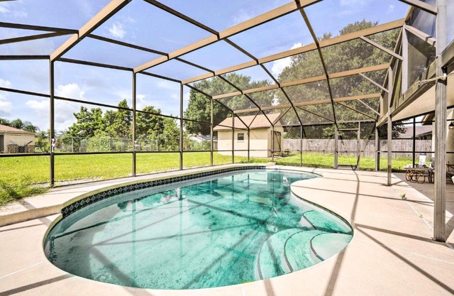 Sunny Kissimmee Home about 21 Mi to Disney Parks!