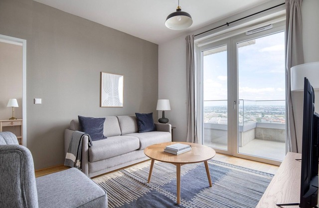 Sunny Landstraße 2BR w/ Gym & Pool, nr U3 Station, by Blueground