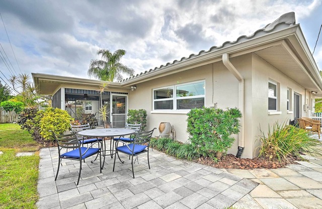 Sunny Largo Retreat: 4 Mi from Indian Rocks Beach!