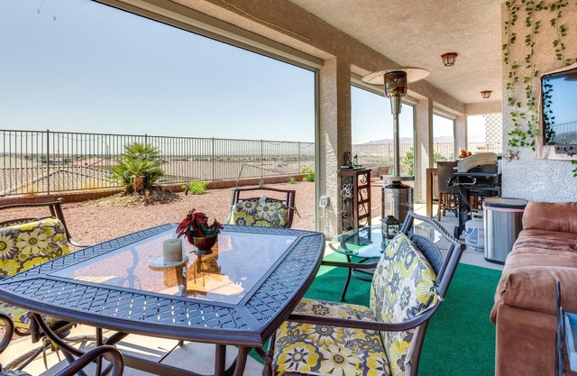 Sunny Laughlin Home w/ Fire Pit!