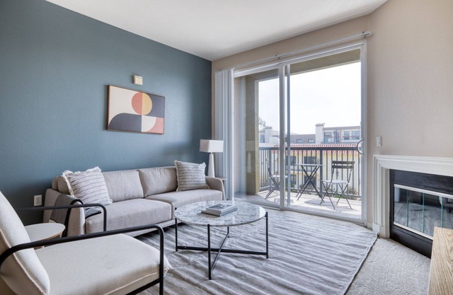 Sunny Playa Del Rey 2BR w/ Pool, Spa & Gym, nr Playa Beach, by Blueground