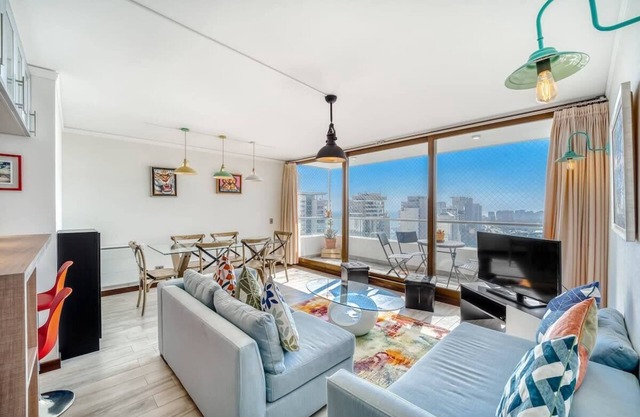 Sunny Side 3BR W/ View, 2 Parkings, Pool & Gym