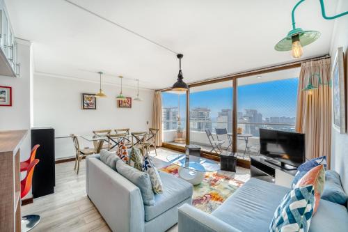 Sunny Side 3BR W/View, Parking, Pool & Gym
