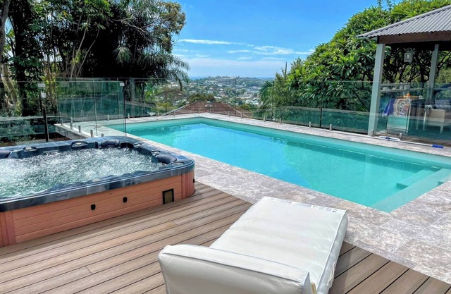 Sunny Spacious Suite + Outdoor Spa - close to Manly