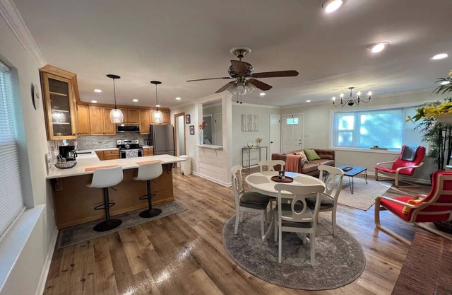 Sunny Spacious Retreat to Relax and Unwind Family Friendly