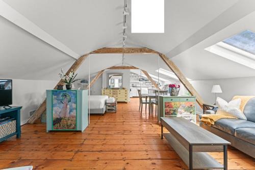Sunny Westport Studio Apt. Above Historic Mill