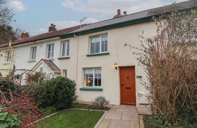 SUNNYMEAD, pet friendly, character holiday cottage in Barnstaple