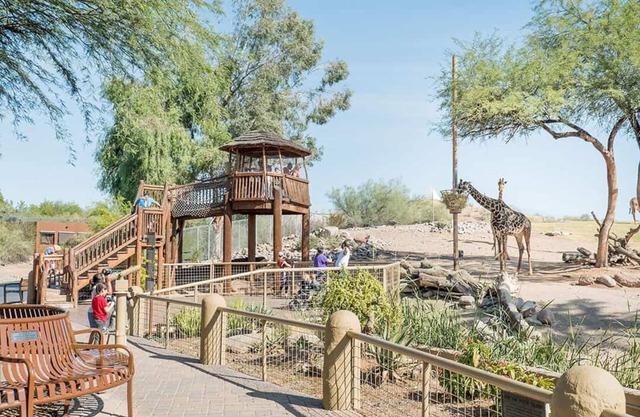 Sunnyside Condo- 5 community pools | outdoor sports | BBQ