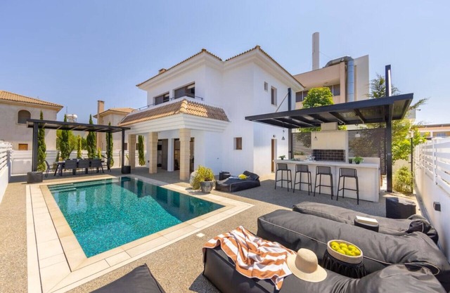 SunnyVillas: 3BR New Modern Villa*Private Pool*HVN