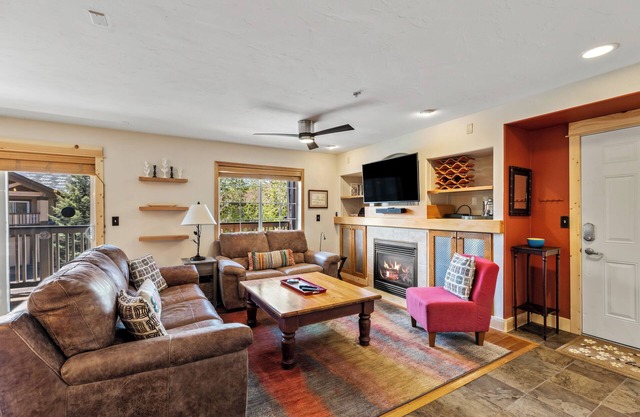 Spacious Condo~Near Ski Resort~Winter Shuttle