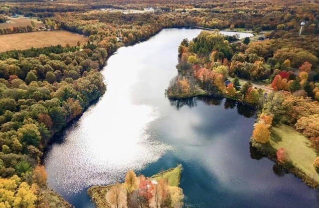 Sunrise Cottage Lake front with connecting river