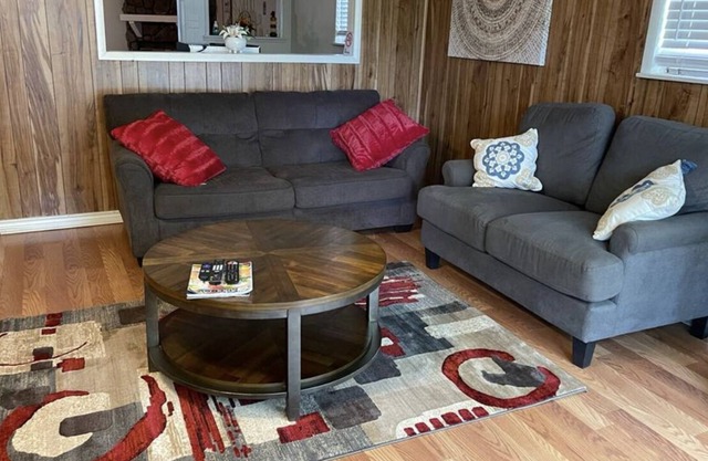 Sunrise Cozy House -Clean , Private ,Peaceful * 5 min from the airport , UAMS