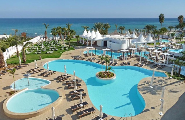Sunrise Pearl Hotel & Spa