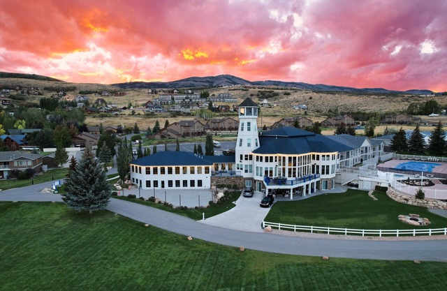Sunrise Resort & Event Center | 19 Bedroom, 19-1/2 Bathrooms