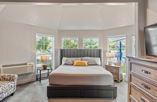 Sunrise Resort Room #202 | 1 Bed, 1 Pull out, 1 Bath