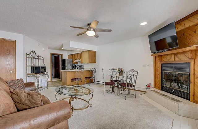 Sunrise Suites - Lakefront - Location Location