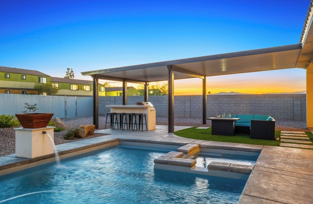 "Sunriver Estate" l 4bd l Pool l Spa l Sleeps 12