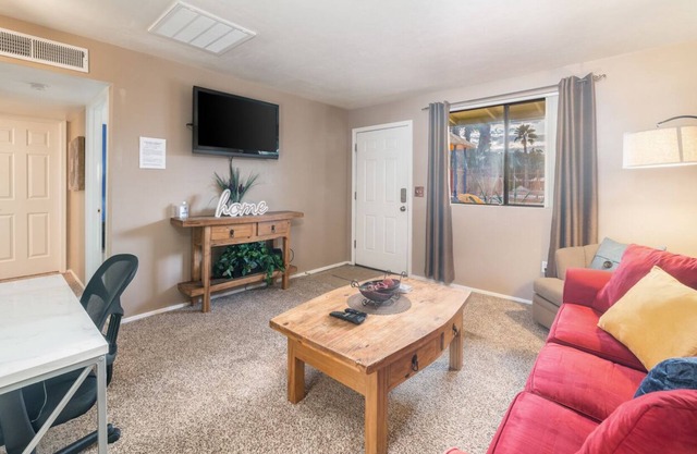 Sunset Adobe | 1BD ~ Gated, Pool, Patio, Laundry, Hiking, UofA, Menlo Park🏜️