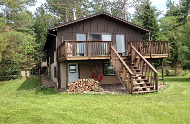 Chalet à louer sur Shell clair 2500 acres à Shell Lake, Wisconsin.