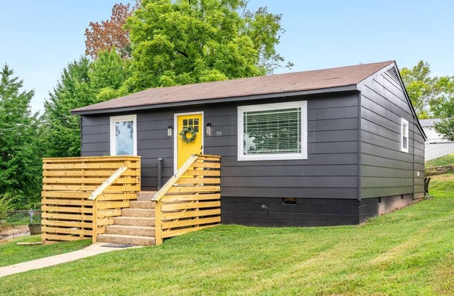 Sunset Cottage - Mtn/Sunset views, GREAT location!