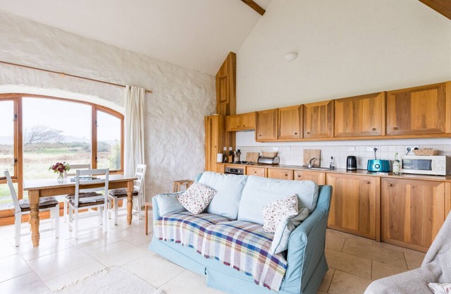 Sunset Cottage - Deux Chambres Maison, Couchages 4