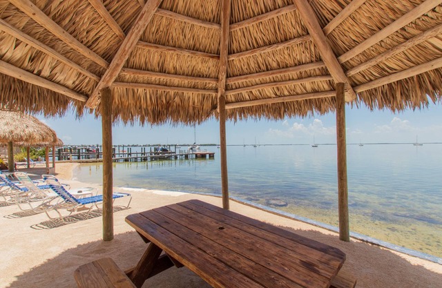 Sunset Cove Beach Resort