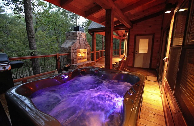 Sunset Creek Spa Cabin - Cabine de luxe avec spa à vapeur humide et aromathérapie.