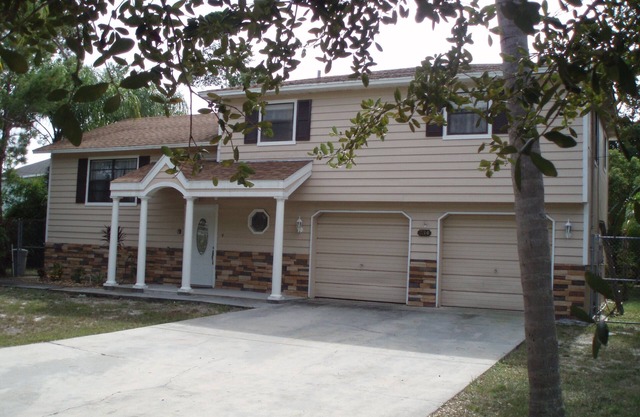 "SUNSET HOME", 0. 6 MILLES DE HOWARD PARK ET BEACH - TARPON SPRINGS, FLORIDE