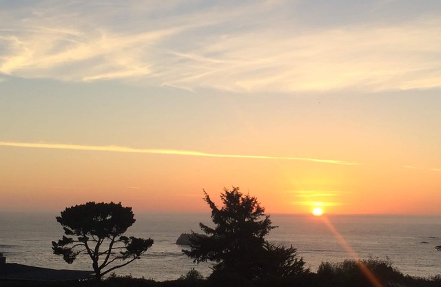 Sunset House -A View to Experience-Serene Location in Town