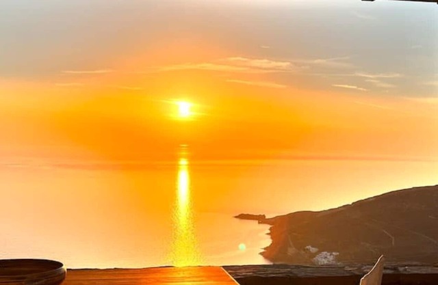 Sunset House in Isternia 1