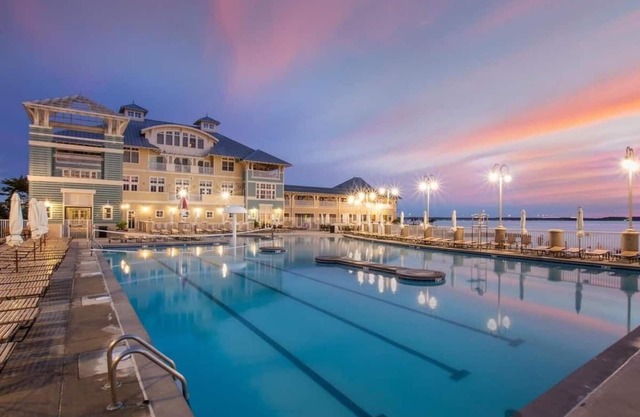 SUNSET ISLAND Spacious 5-BR - TONS of Amenities
