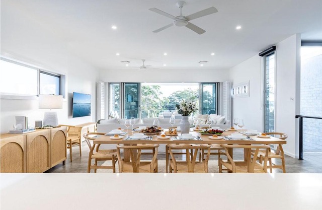 Sunset Jewel - 7a Cromarty Road, Soldiers Point - Ocean Views, Breathtaking Sunsets, Linen, AIR CON & Wi-Fi
