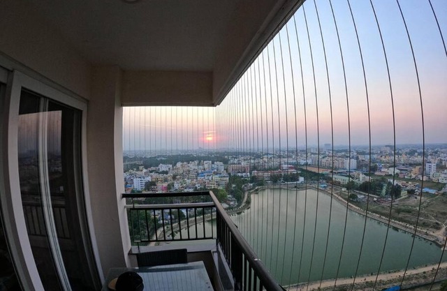 Sunset+Lakeview-3BHK20Flr-Family