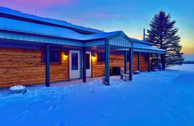 Sunset Lodge 9 Bedroom Lodge w/Hot Tub & Pool